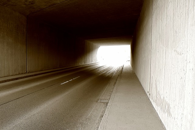 tunnel-697300_640